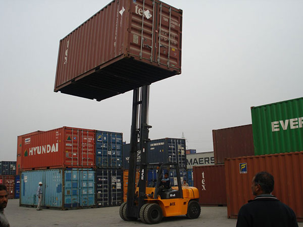 ACE Heavy Duty Forklift Truck Lifting heavy Container for Construction Project- Model AF80D