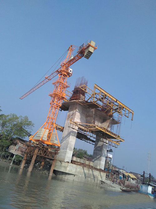 ACE Chassis Mounted Tower Crane for Bridge Development at Construction Site