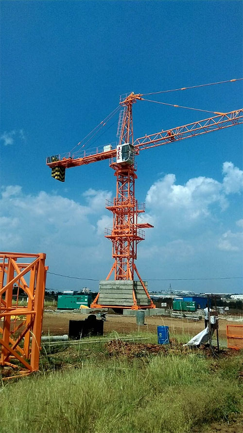 ACE Chassis Mounted Tower Crane for Civil Engineering and Construction at Height