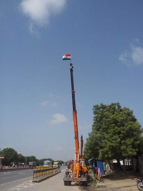 ACE Overhead Mobile Cranes for Easy and Efficient Building Construction Jobs and Roofing Tasks