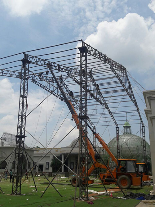 ACE Pick and Move Loader Cranes Performing Height Job at Construction SIte